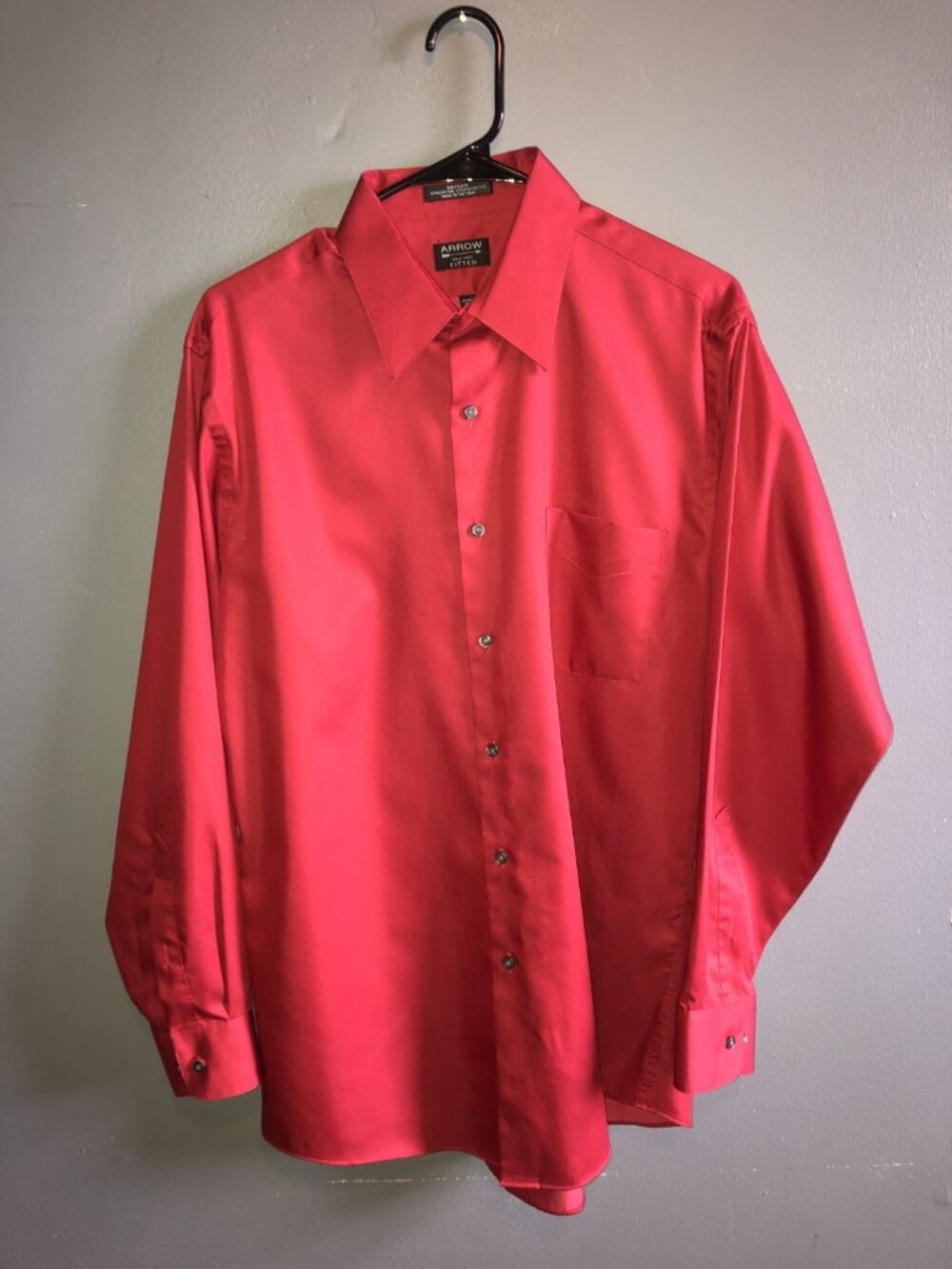 Arrow Men's Medium 16 32/33 Red Fitted Wrinkle Free Button Up Long Sleeve Shirt
